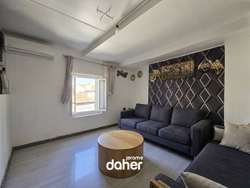 Appartement à MARSEILLE-1E