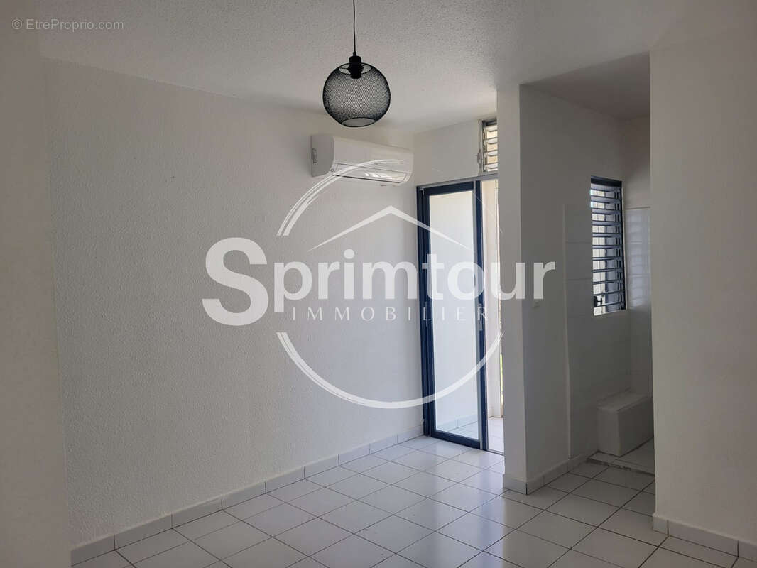 Appartement à BAIE-MAHAULT