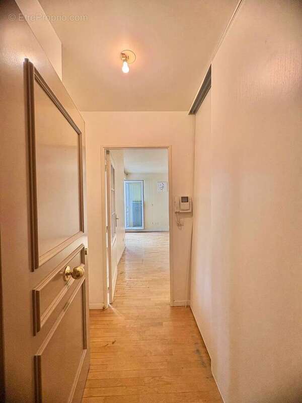Appartement 35 m² à Nogent-Sur-Marne  - photo 9