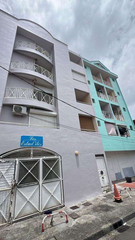 A VENDRE : Studio Fort-de-France (97200) - photo 2