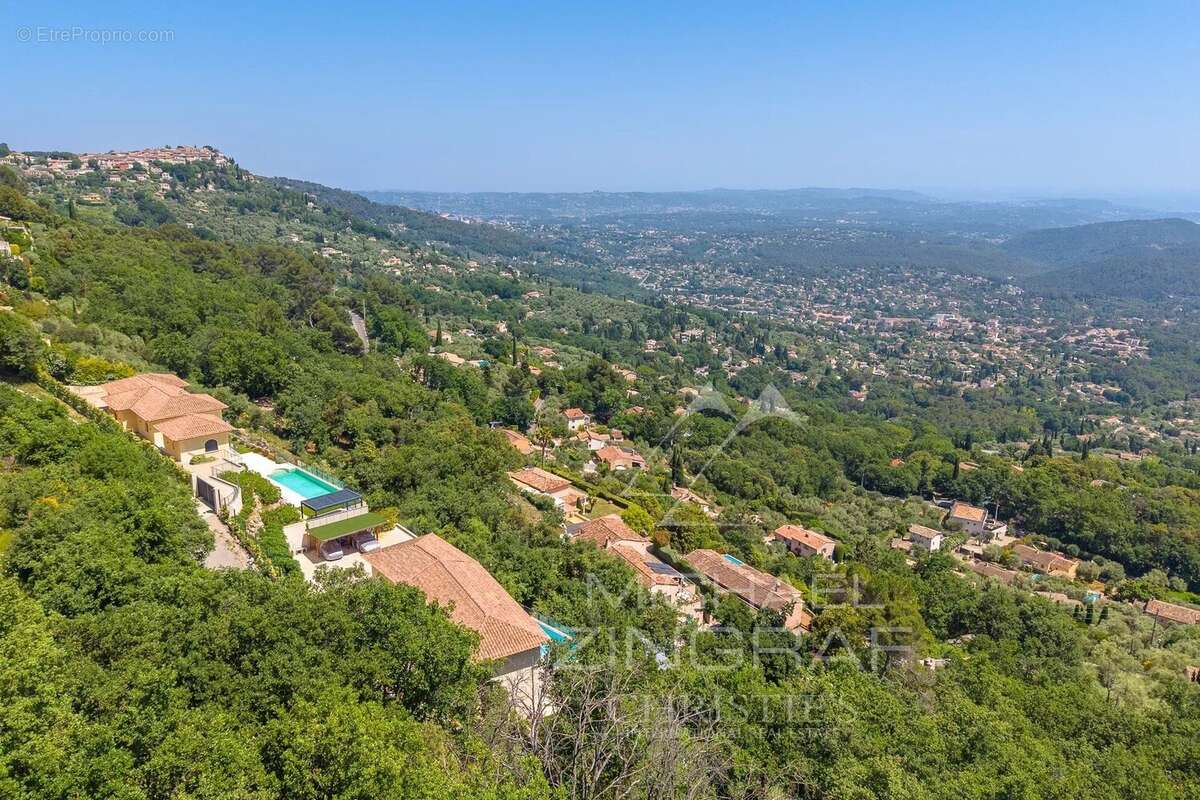 Villa au style épuré sur les balcons de la Riviera - photo 15