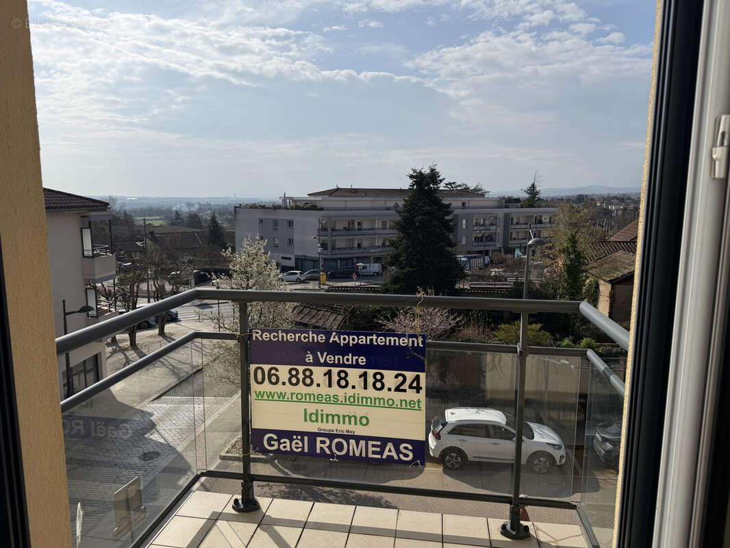 Appartement à GREZIEU-LA-VARENNE