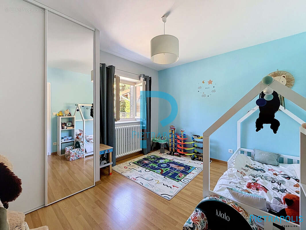 Appartement 108 m² à Saint-Forgeux  - photo 9