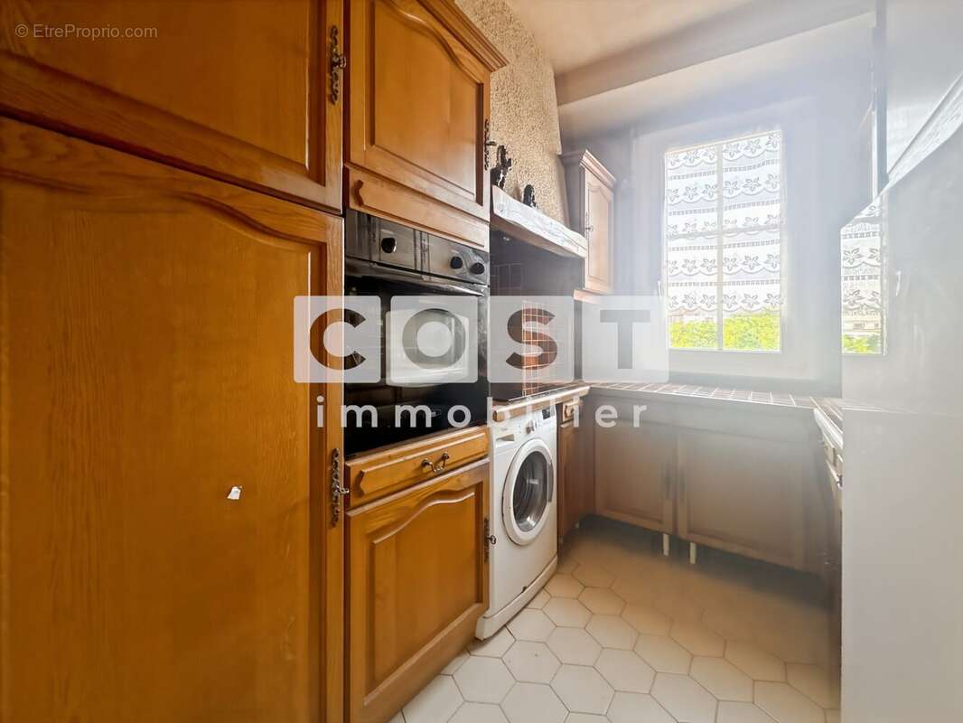 Appartement à LA GARENNE-COLOMBES