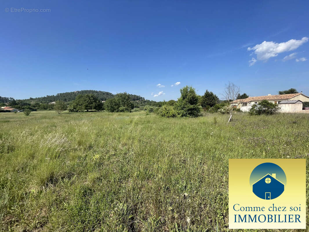 Terrain à TOURVES