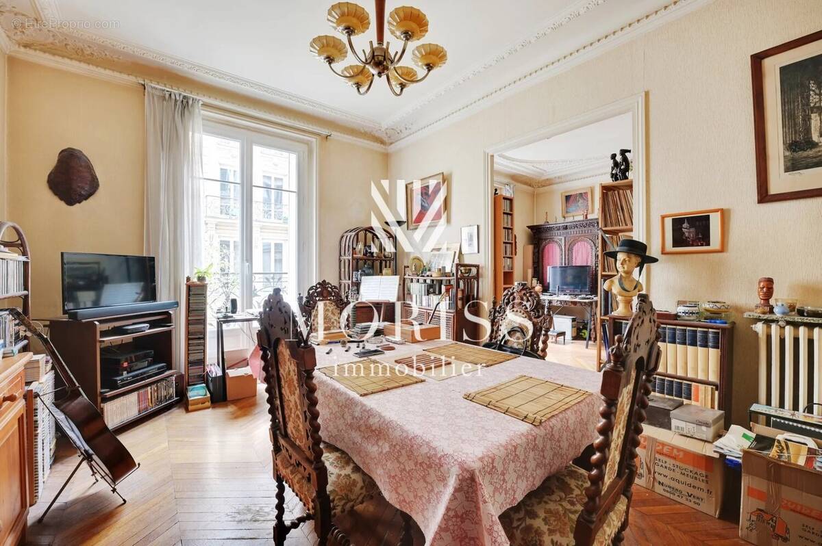 Appartement à PARIS-3E