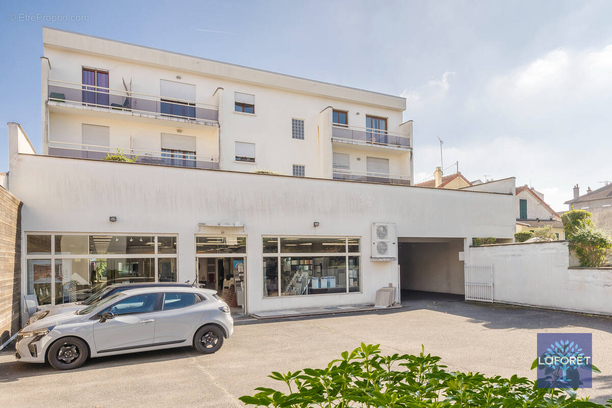 Appartement à LES PAVILLONS-SOUS-BOIS