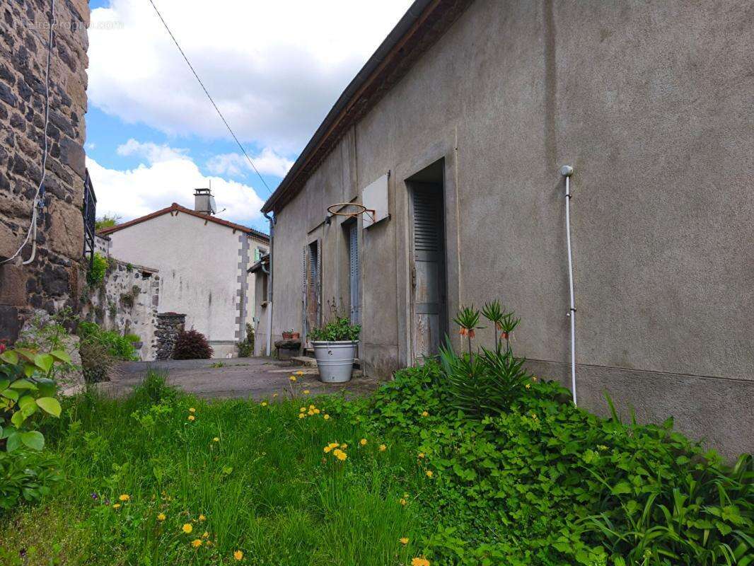 Maison à AYDAT