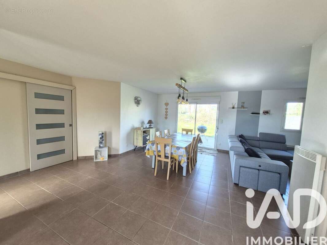 Photo 5 - Maison à BEAULIEU-SOUS-LA-ROCHE