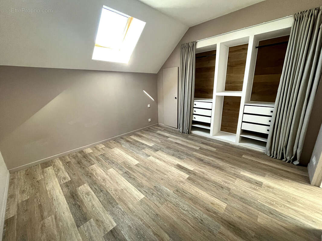 Appartement à MAGNY-LES-HAMEAUX