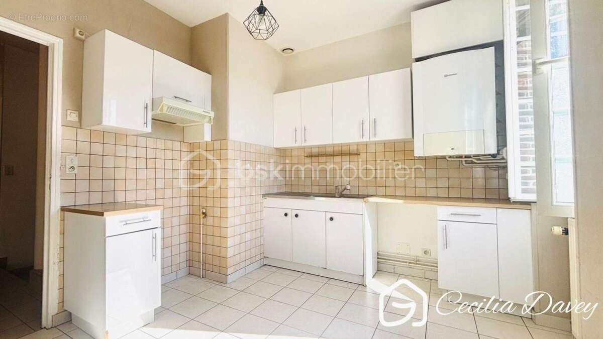 Appartement à VILLENEUVE-SUR-YONNE