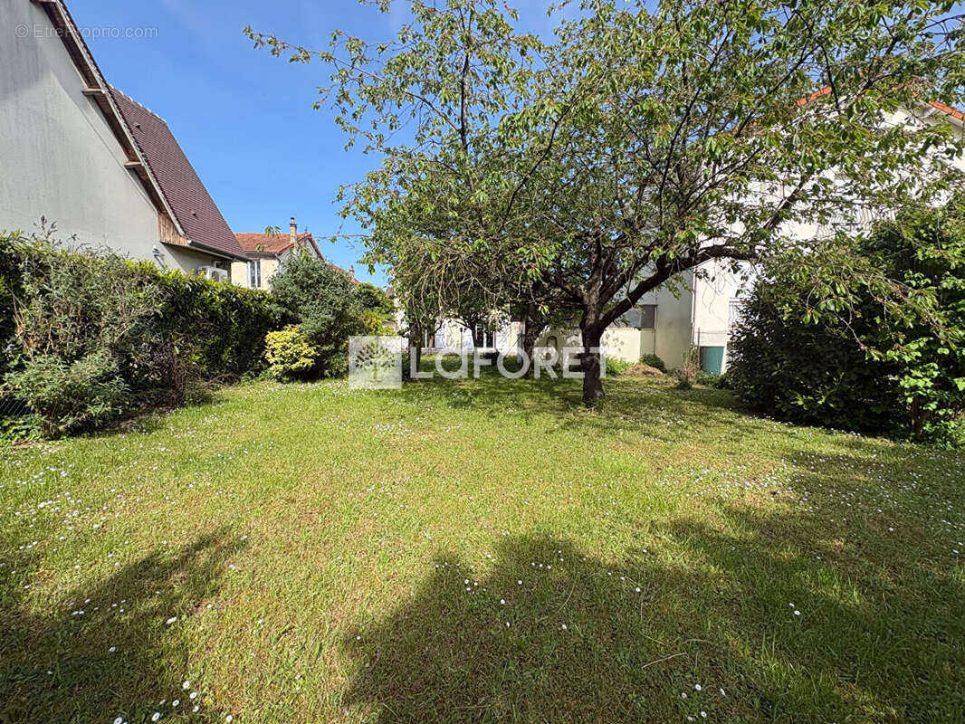 Terrain à VITRY-SUR-SEINE