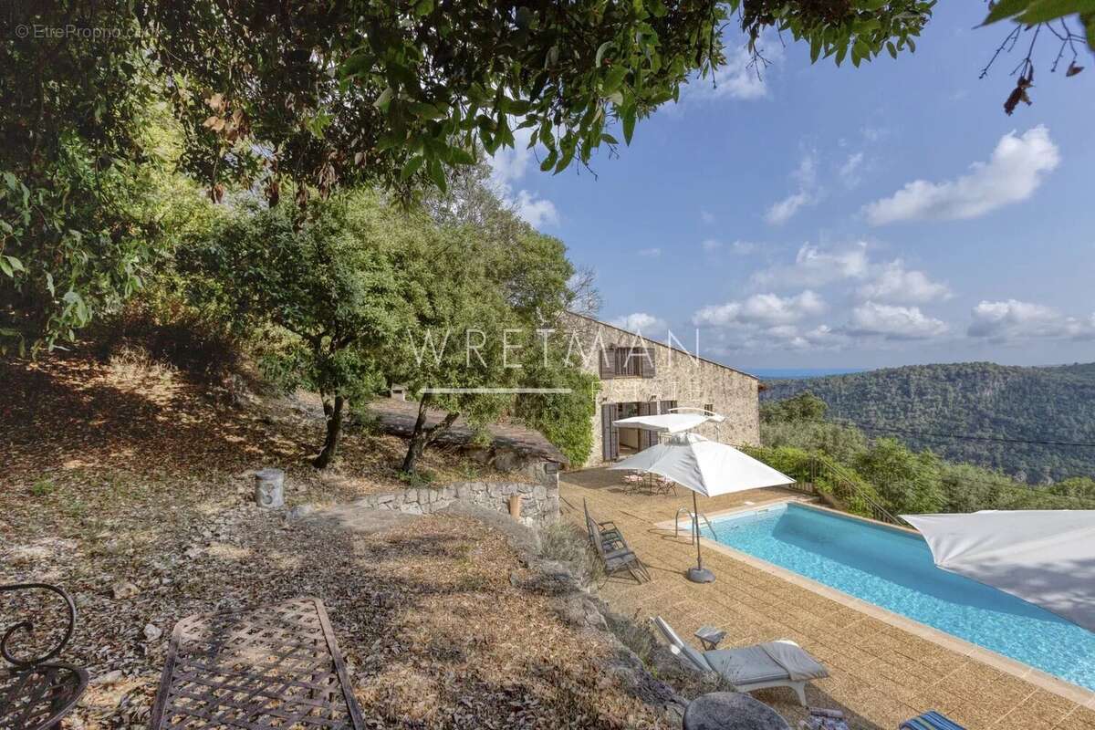Maison à TOURRETTES-SUR-LOUP