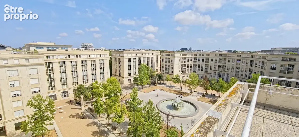 ANTIGONE - T 5 en dernier étage avec terrasse exceptionnelle de 50 m² et patio cosy - Un bien rare en volumes sublimé par deux e - photo 3