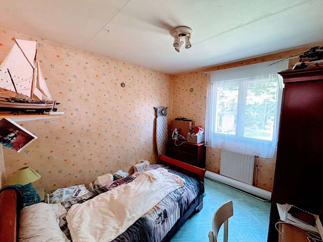 Maison à SAINT-VICTOUR