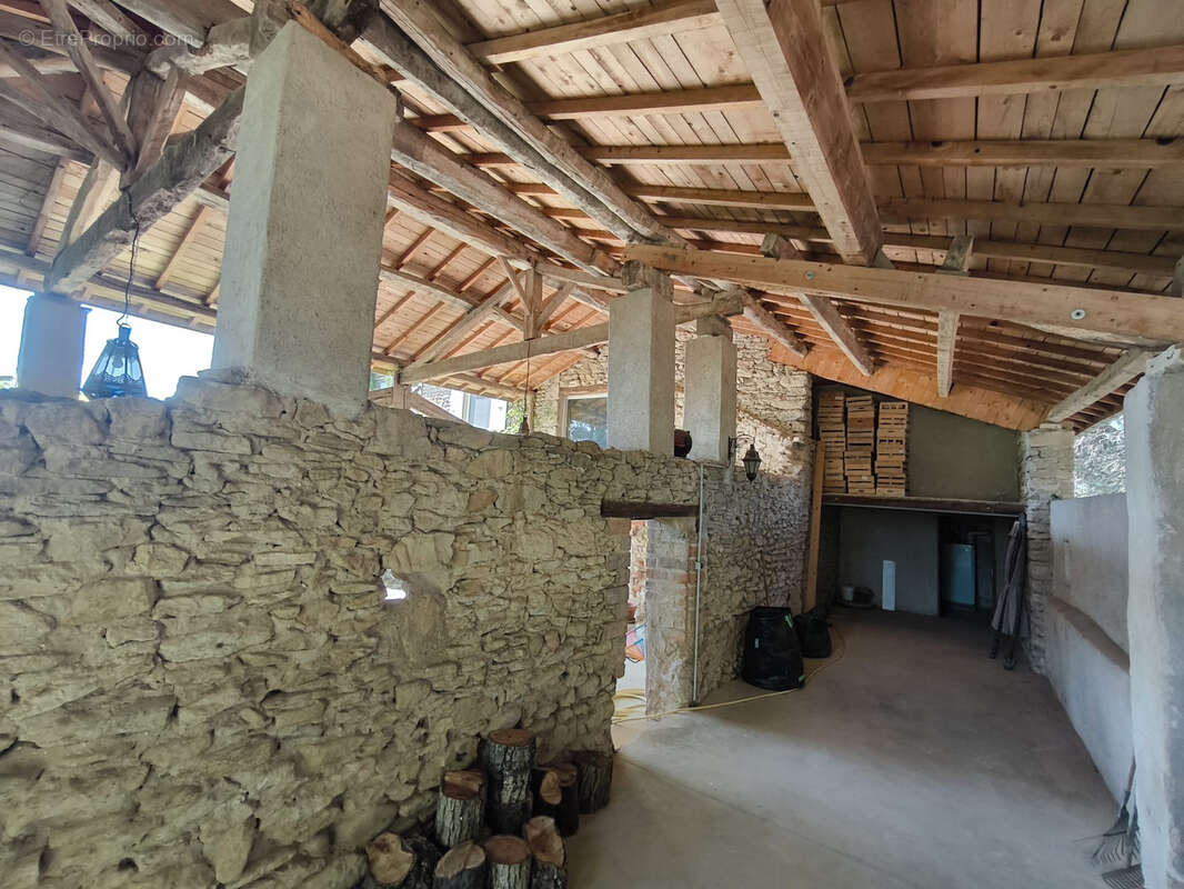 Drome des collines. bien d'exception. restaure en totalite sur 220m2. parc arbore 5000m2. piscine . dependance - photo 8
