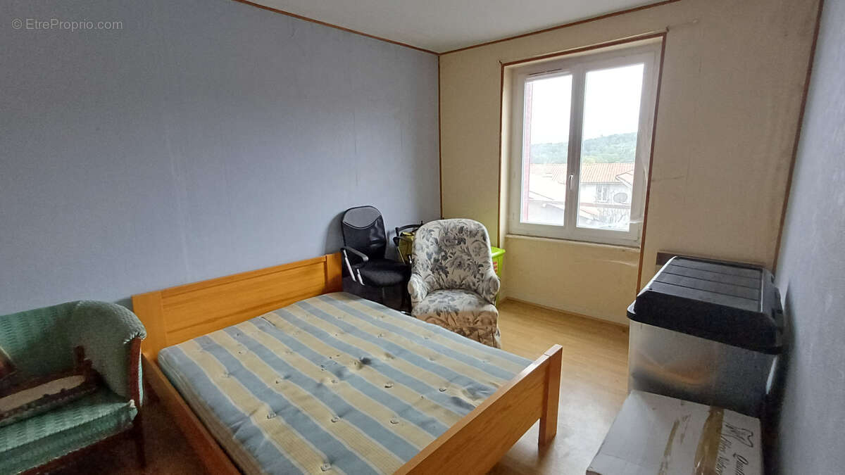 Appartement à SAINT-GENES-CHAMPANELLE