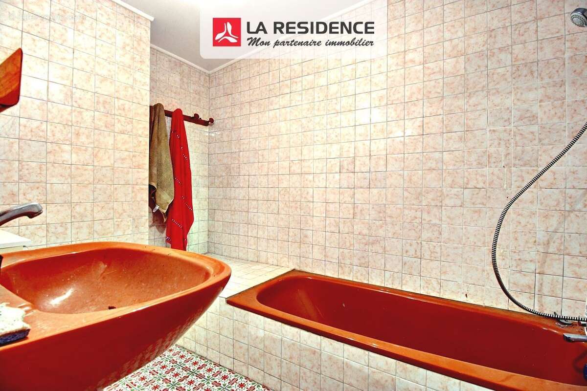 Maison 237 m² à Oissel  - photo 7