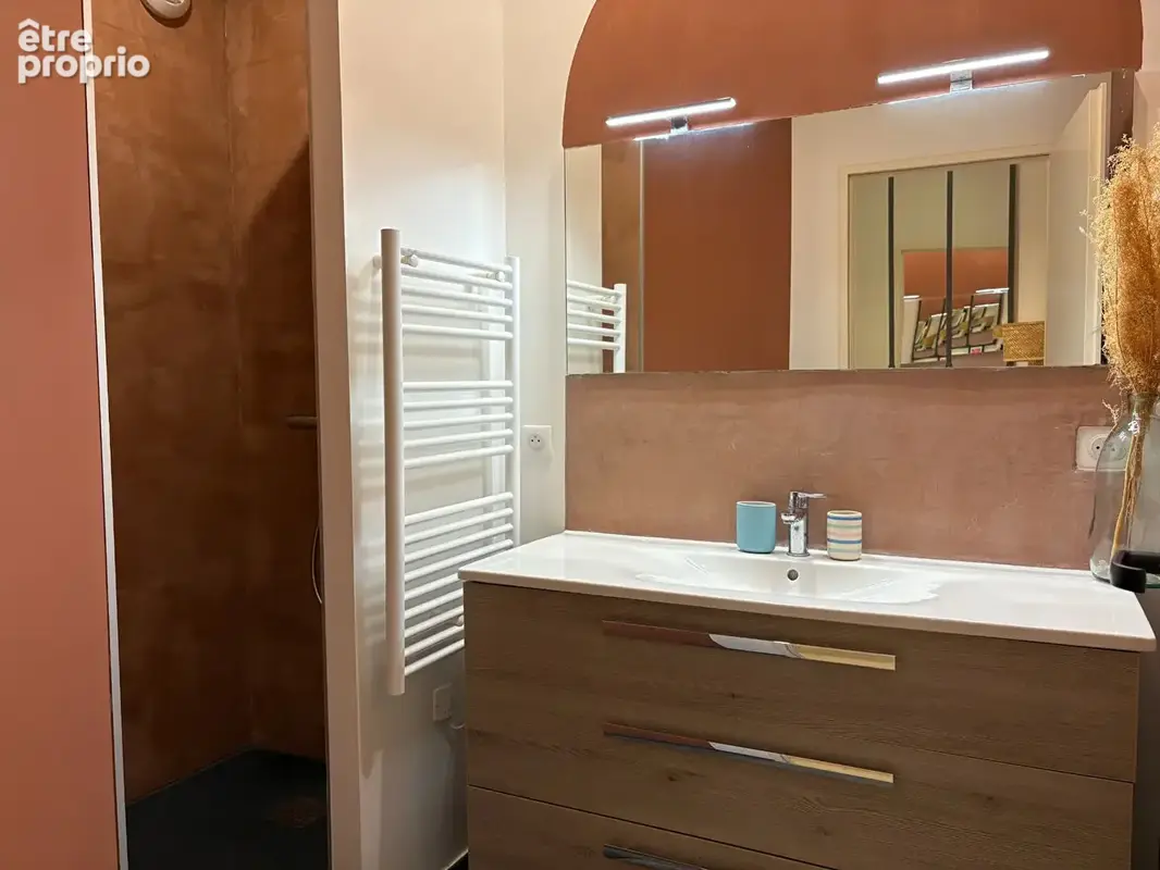 Maison contemporaine de 165 m² avec jardin, terrasse et stationnement sécurisé - photo 11
