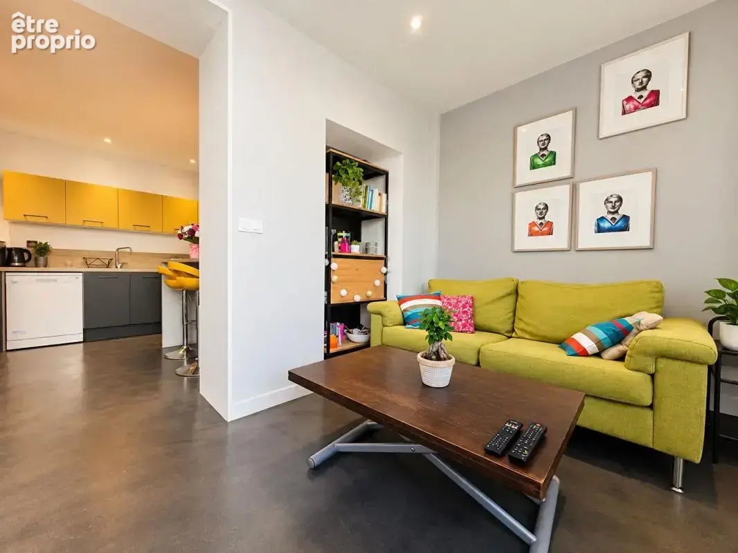 Immeuble Saint Sebastien Sur Loire : Commerce + 2 studios + colocation T4 - photo 2