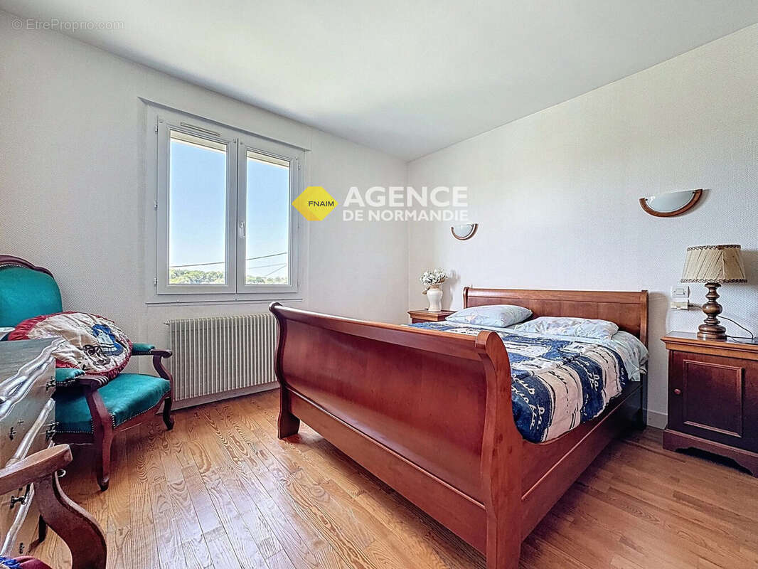 Maison à MONTREUIL-L'ARGILLE