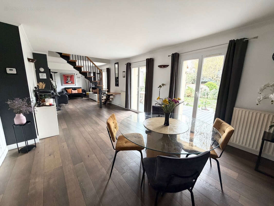 Maison à SAVIGNY-SUR-ORGE