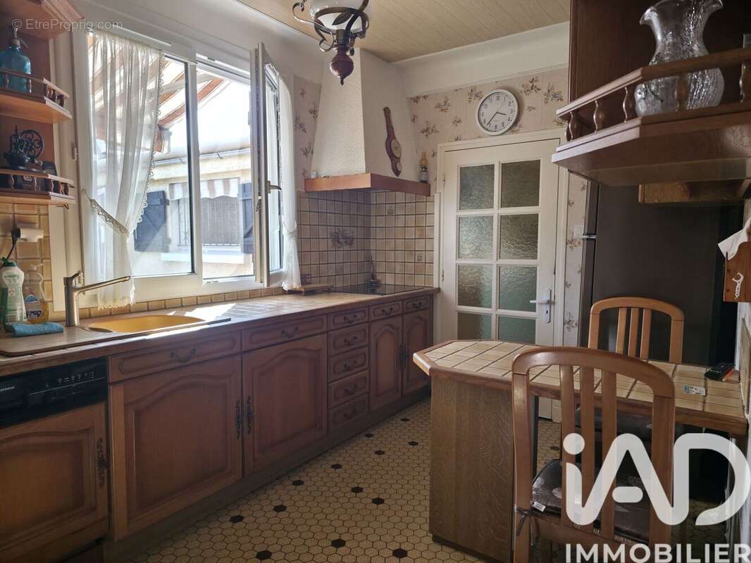Maison 87 m² à Bazet  - photo 6