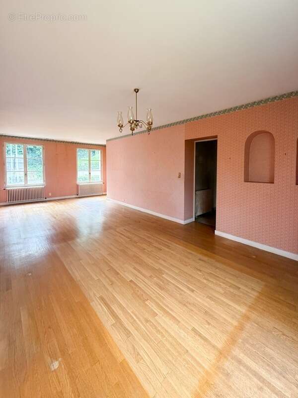 Maison à LE CREUSOT