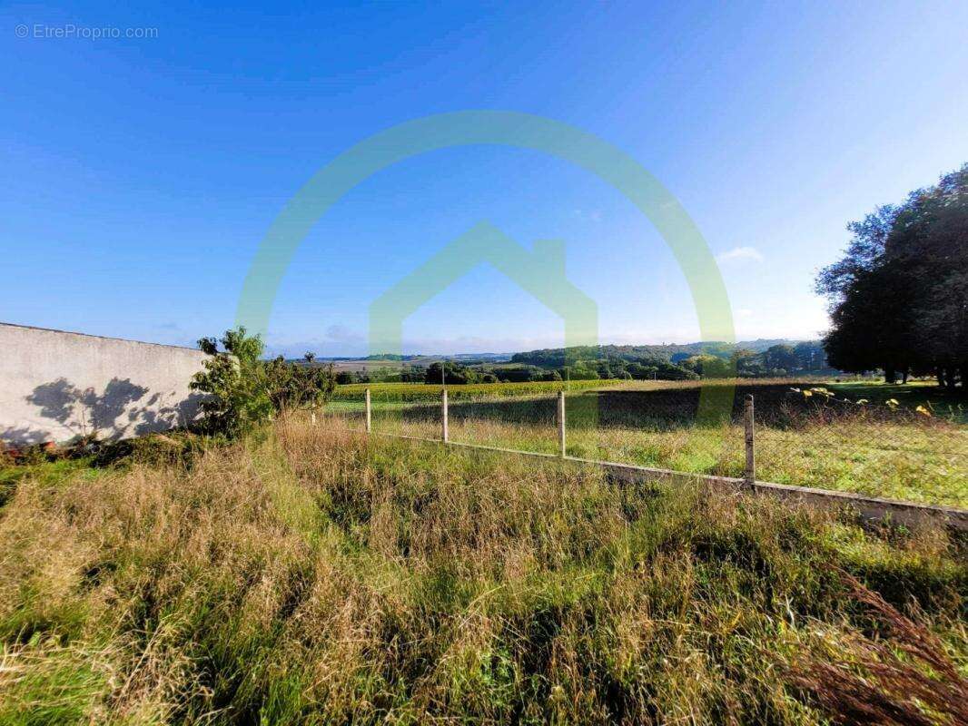 Maison à SAINT-BONNET-SUR-GIRONDE