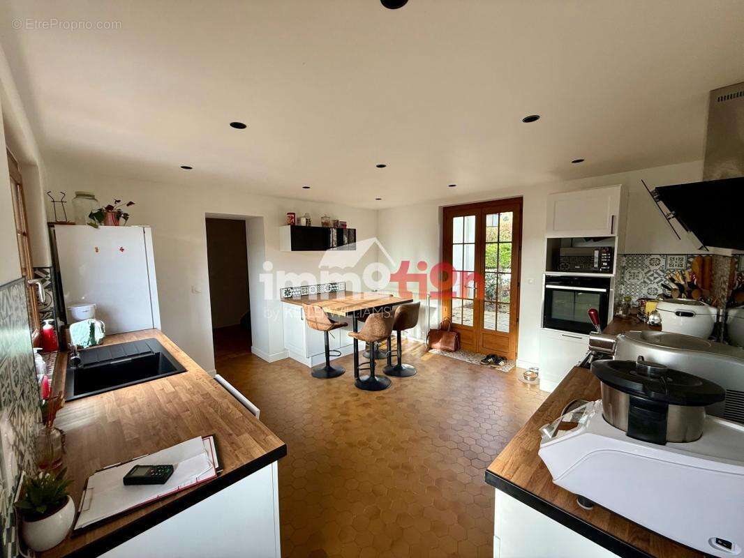 Maison à HUCHENNEVILLE