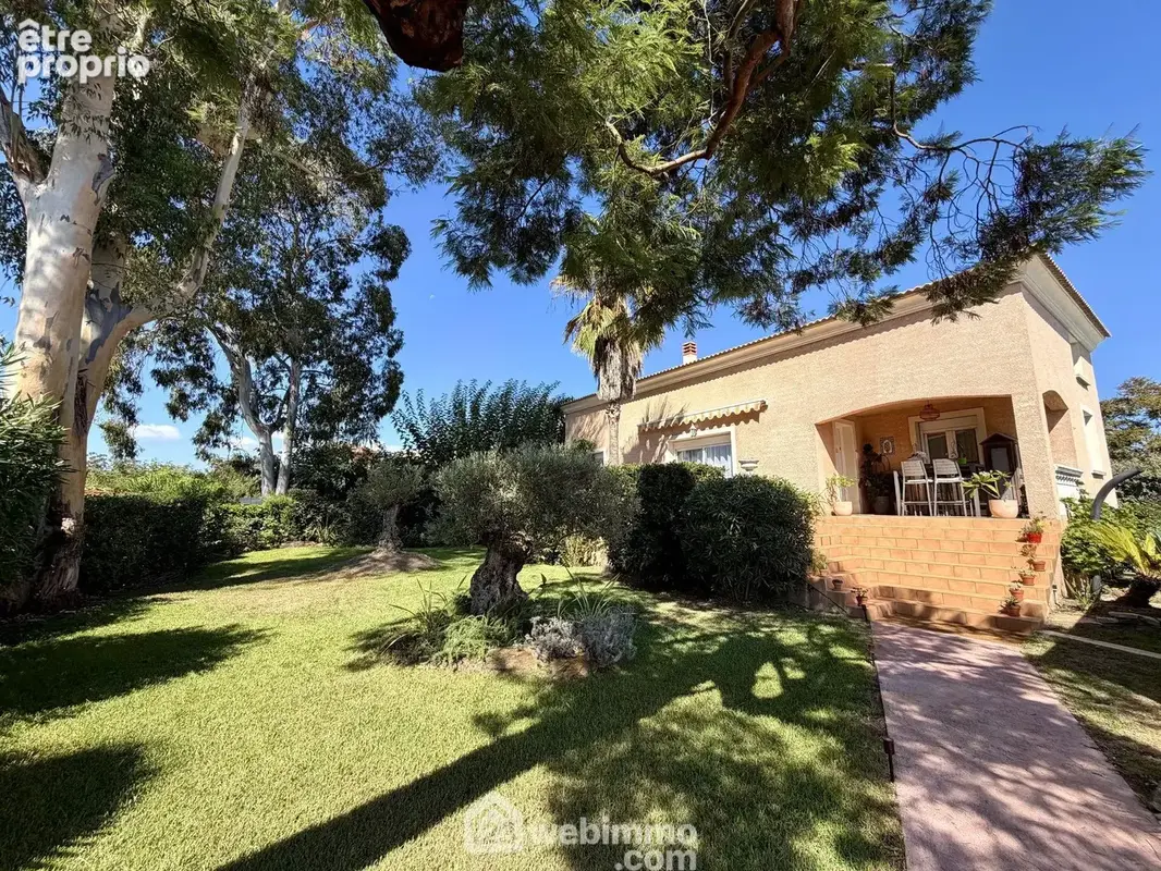 Villa de 169 m2 proche de la mer