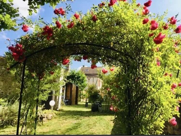 Maison à AVILLY-SAINT-LEONARD