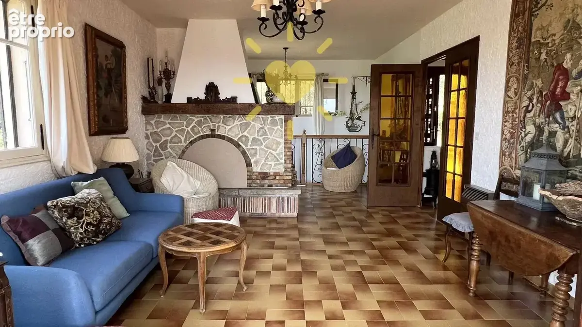 CLAVIERS : Jolie villa avec piscine et vue panoramique - photo 12
