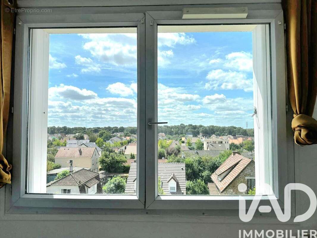 Photo 9 - Appartement à SAINT-CYR-L'ECOLE