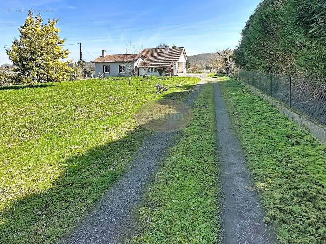 Maison à TRIE-SUR-BAISE