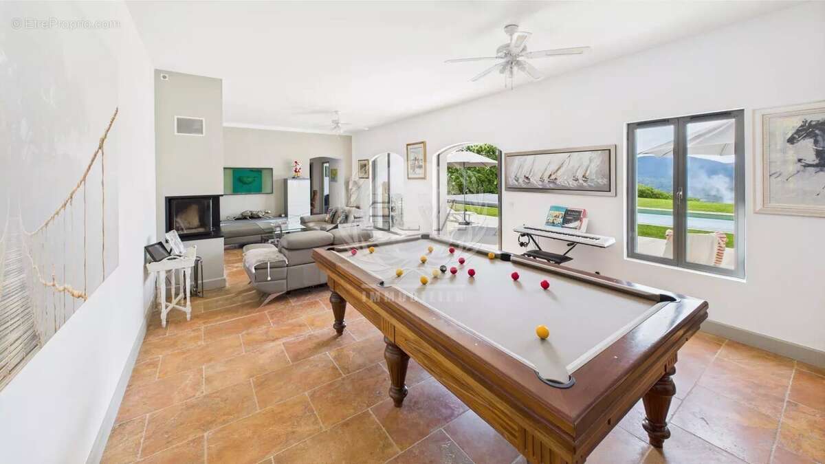 Maison à PLAN-DE-LA-TOUR