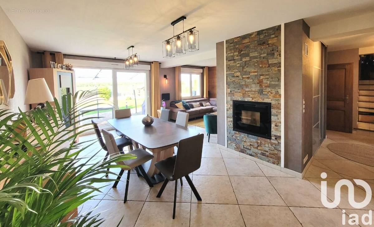 Photo 1 - Maison à VRY