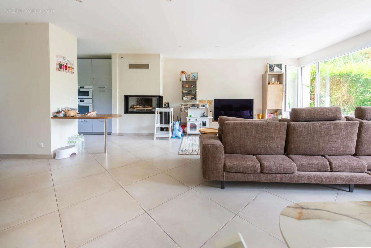 Maison à LA CELLE-SAINT-CLOUD