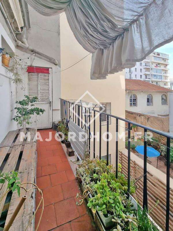 Appartement à MARSEILLE-7E