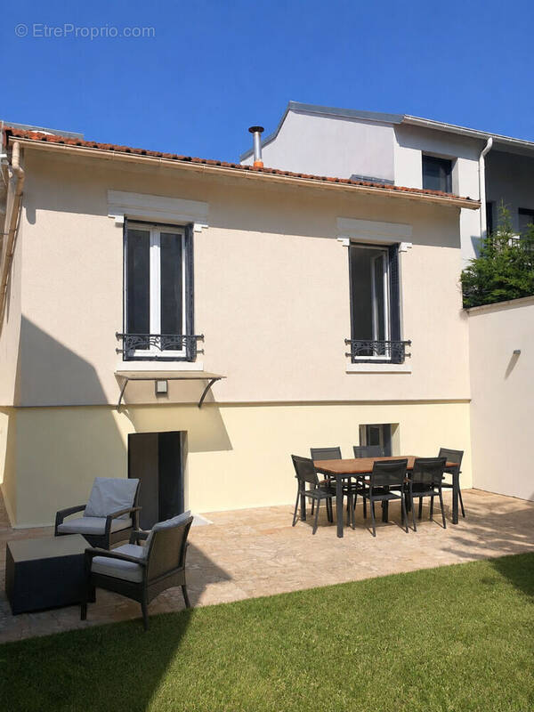 Maison à LES LILAS