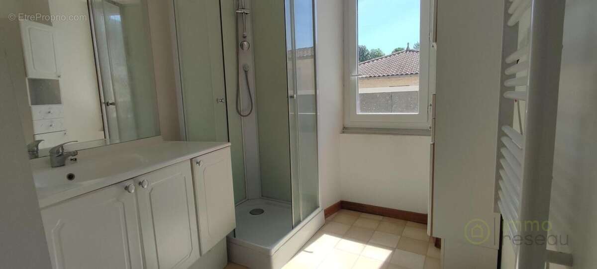 Appartement 280 m² à Saint-Genis-De-Saintonge  - photo 7