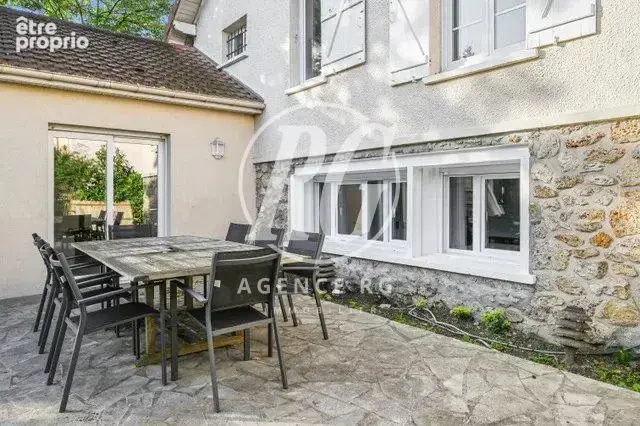 Maison 7 pièces rénovée avec piscine - photo 13