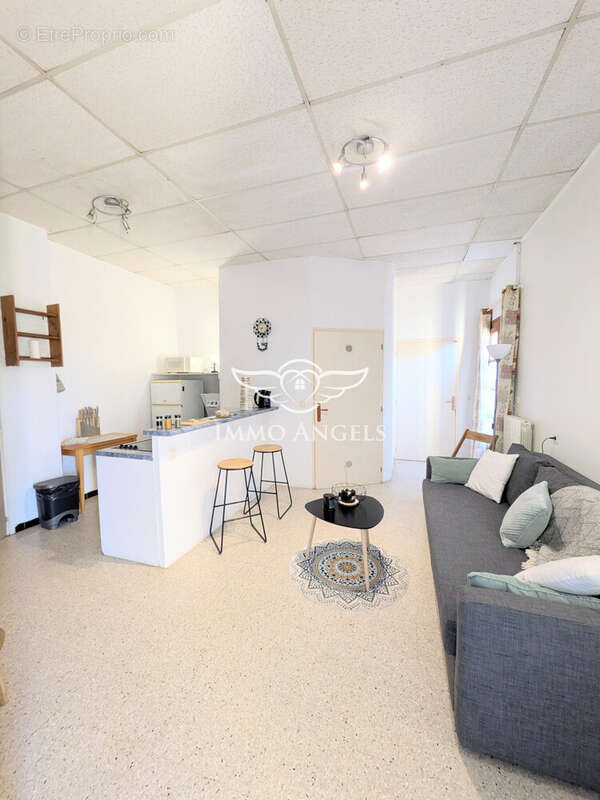 Appartement à VIC-LA-GARDIOLE