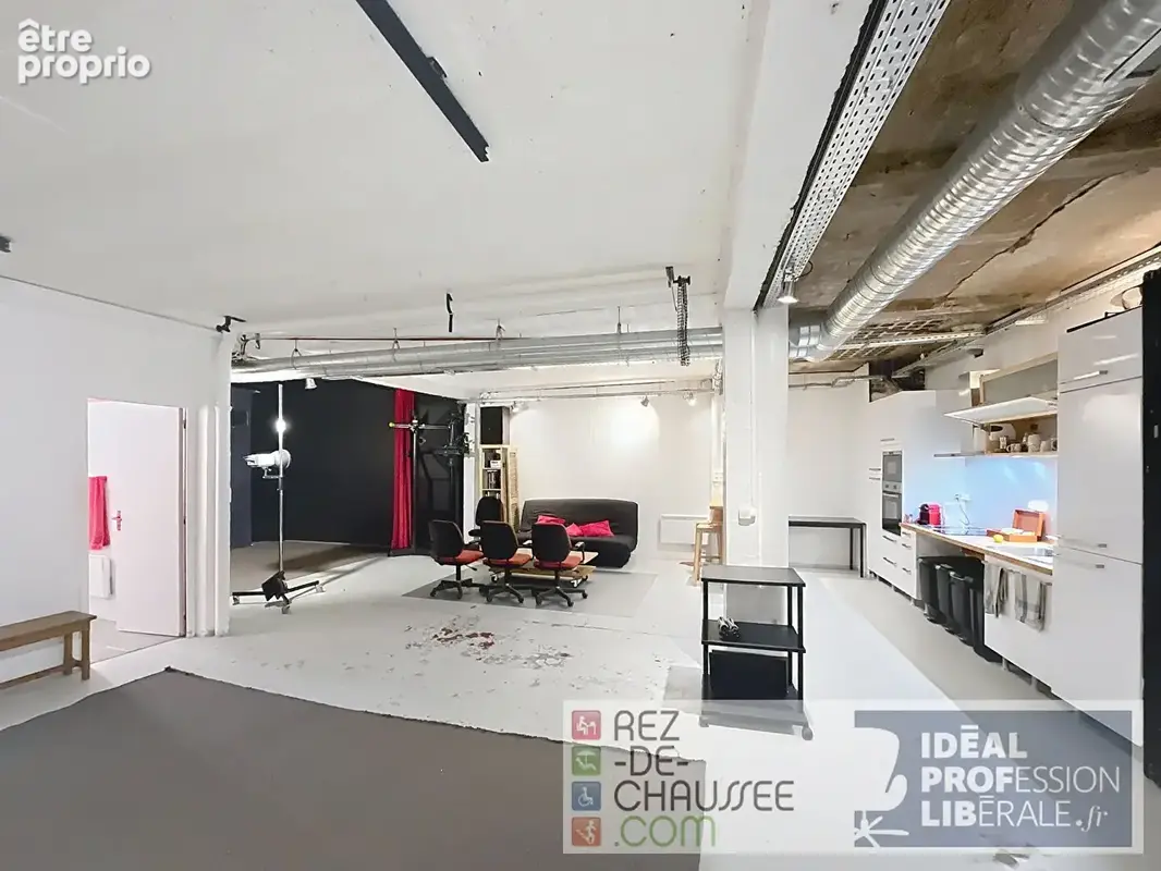 Grand local commercial en rez-de-chaussee - photo 4