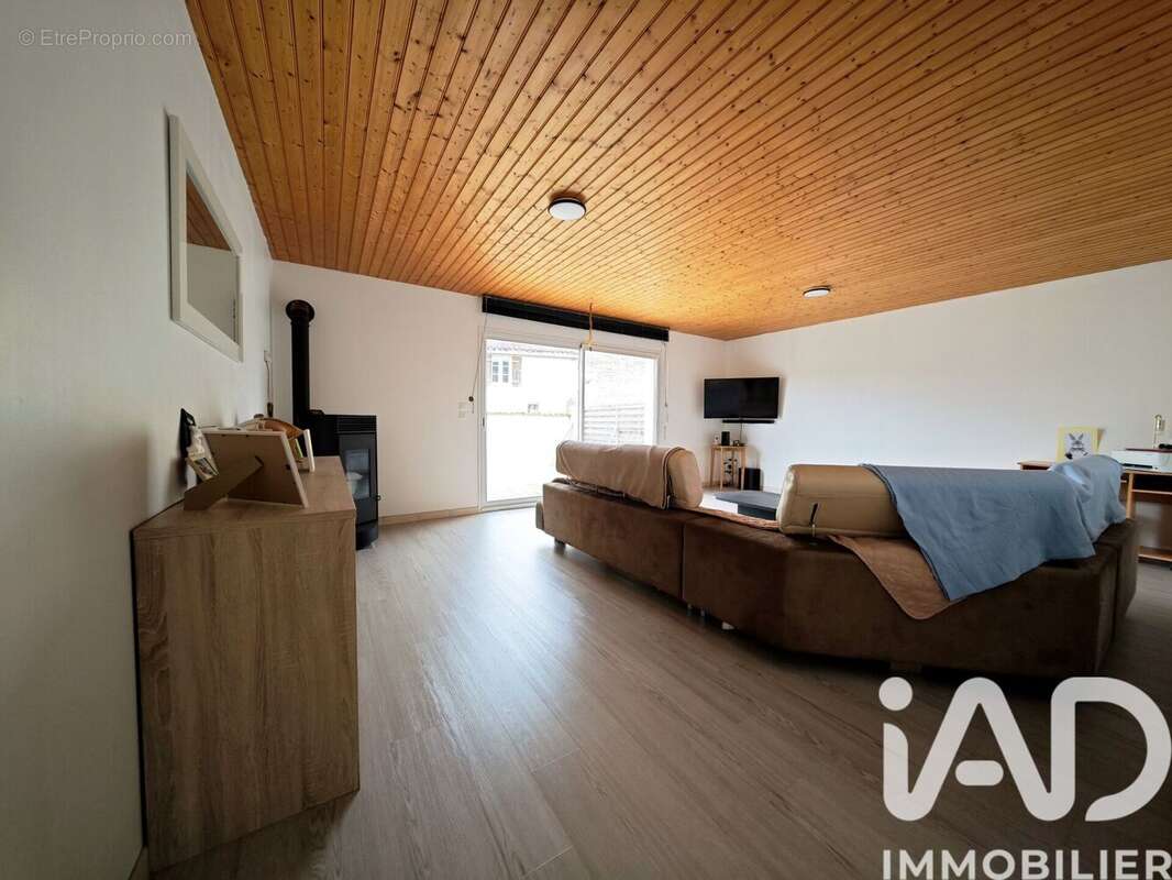 Maison 134 m² à Le Gicq  - photo 9
