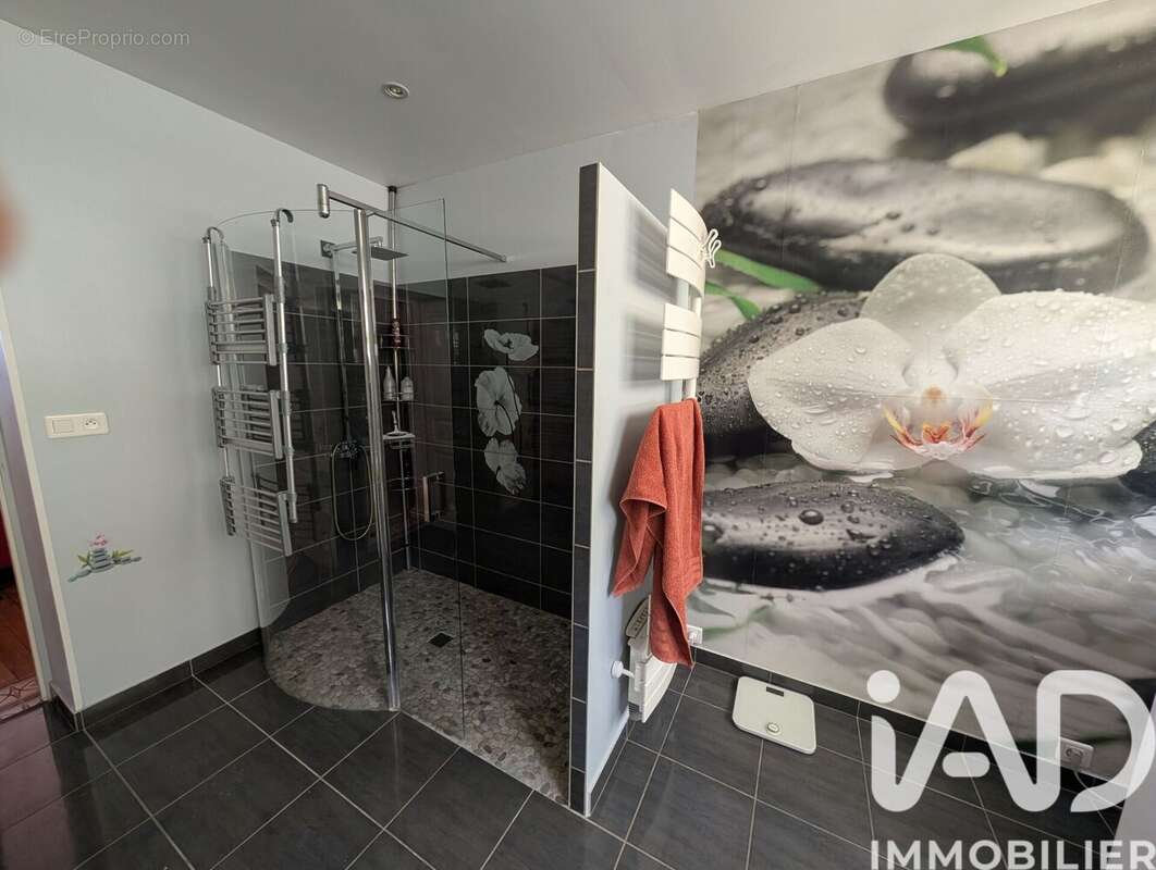 Maison 320 m² à Mosnac  - photo 6