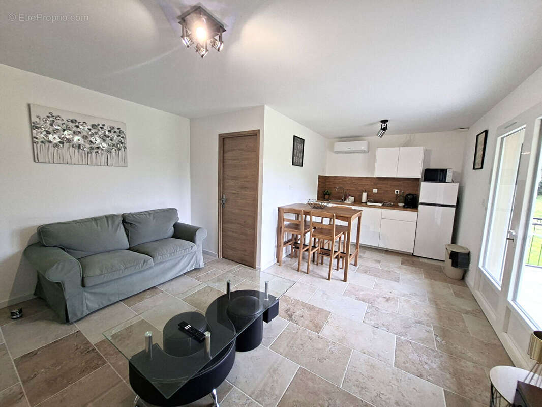 Maison  de caractère en pierre  200m²  sur parcelle 15725m²  CRUAS 07350 - photo 3