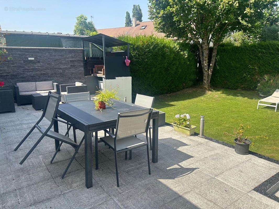 Maison à ROZAY-EN-BRIE