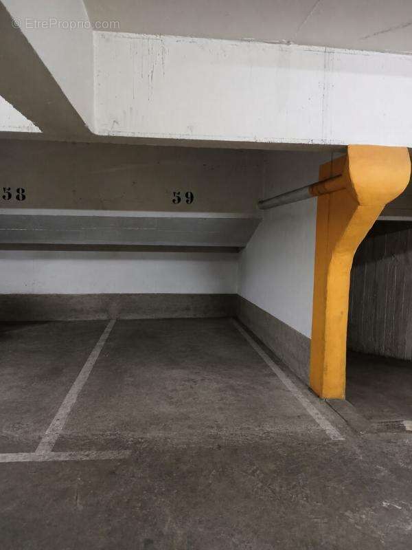 À VENDRE - Places de parking sécurisées -Vente à l'unité ou en lot - photo 5