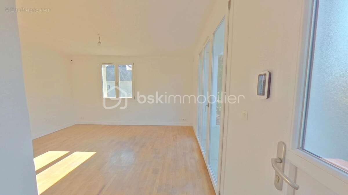 Maison à EGRISELLES-LE-BOCAGE